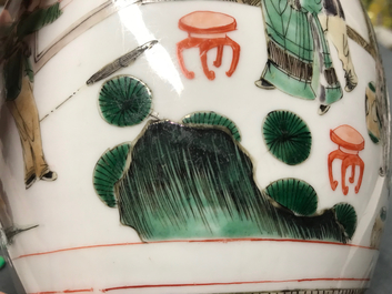 Un pot en porcelaine de Chine famille verte &agrave; d&eacute;cor de 'La Romance de la chambre de l'ouest', Kangxi